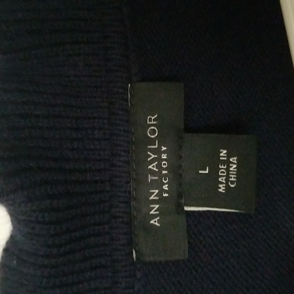 Ann Taylor Ladies Pullover Sweater - Picture 5 of 5
